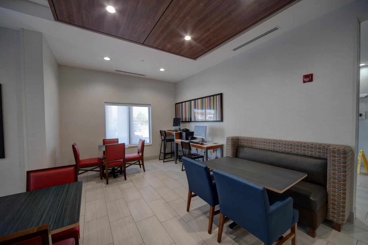 Holiday Inn Express Hotel & Suites Oklahoma City-West Yukon By Ihg Exterior foto